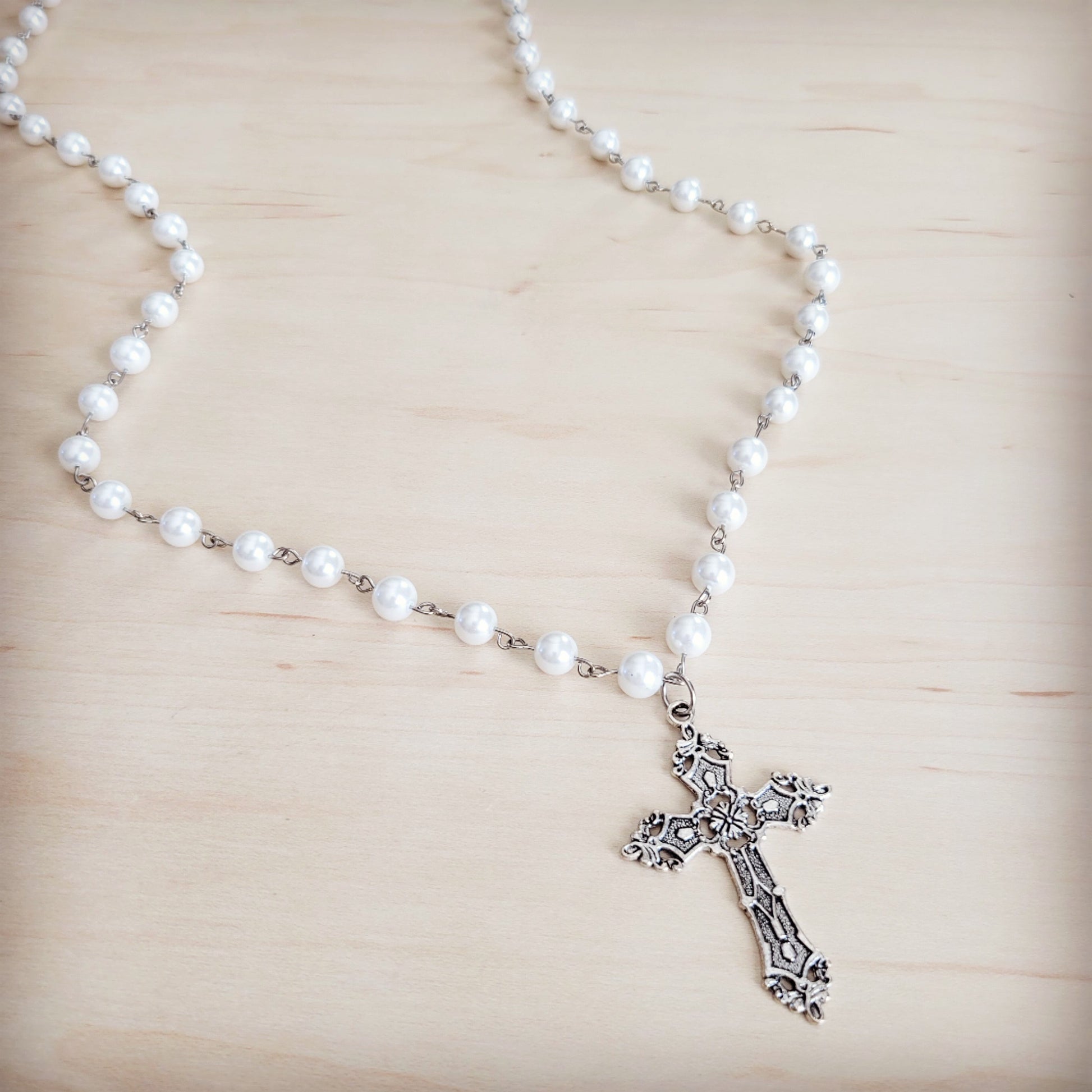 **Pearl Long Beaded Necklace with Antique Silver Cross 262p-0