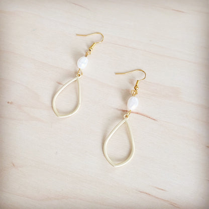 Matte Gold and Freshwater Pearl Earrings Drop 200bt-1