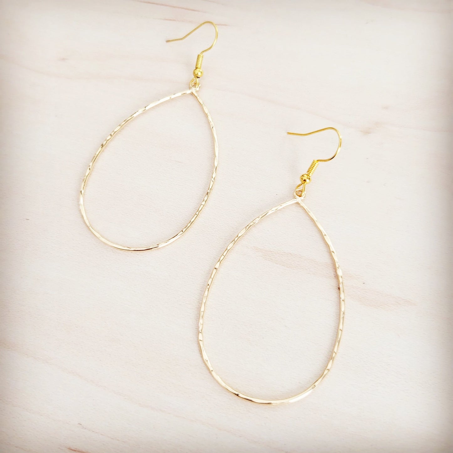 Hammered Gold Oval Hoop Earrings 200bl