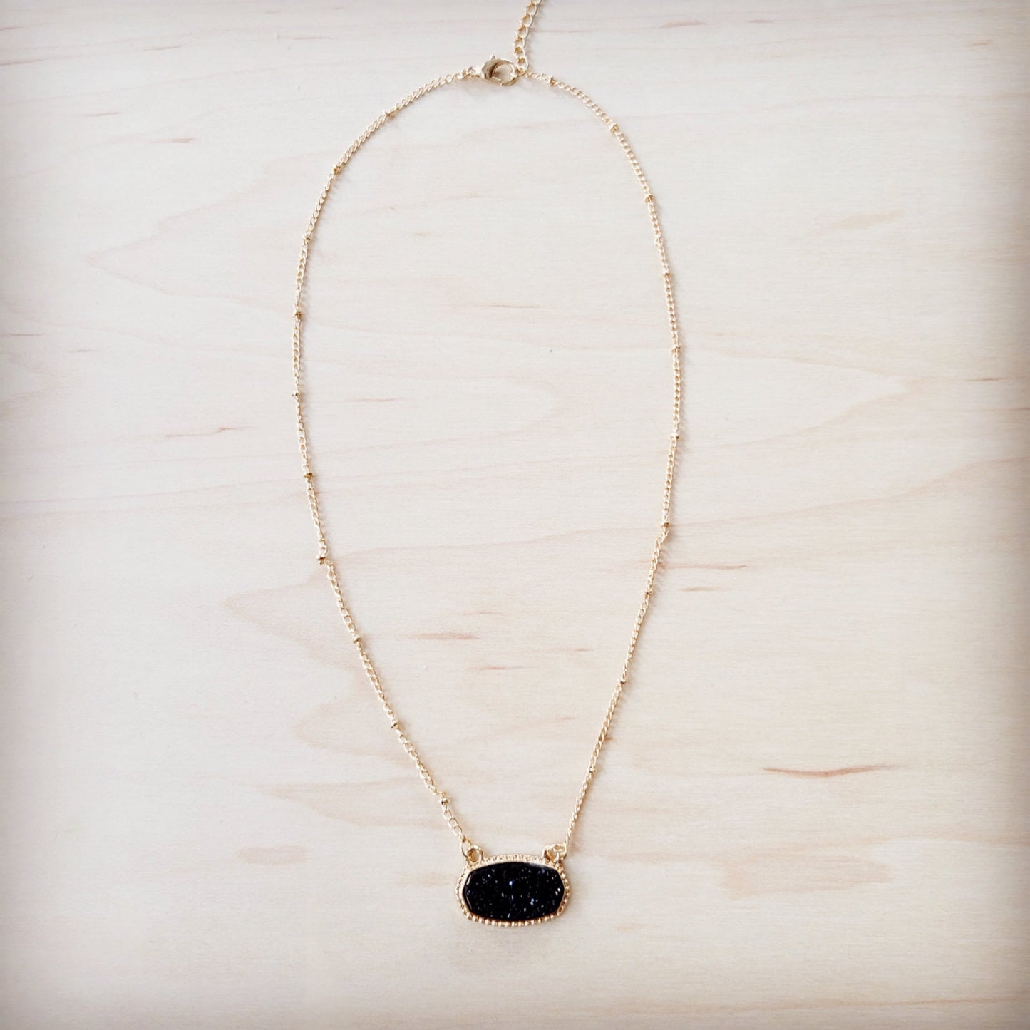 **Knotted Gold Chain Necklace w/ Pendant 257kz