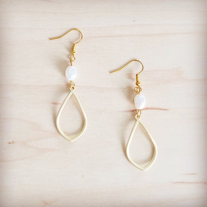 Matte Gold and Freshwater Pearl Earrings Drop 200bt-0
