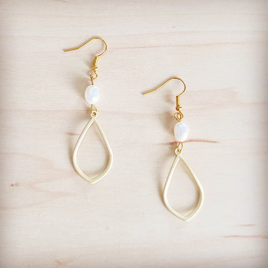 Matte Gold and Freshwater Pearl Earrings Drop 200bt-0
